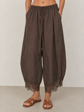 Load image into Gallery viewer, WOVEN BARREL PANTS W/ LACE DETAIL FWMP0330
