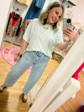 Load image into Gallery viewer, Superb High Rise Barrel Denim