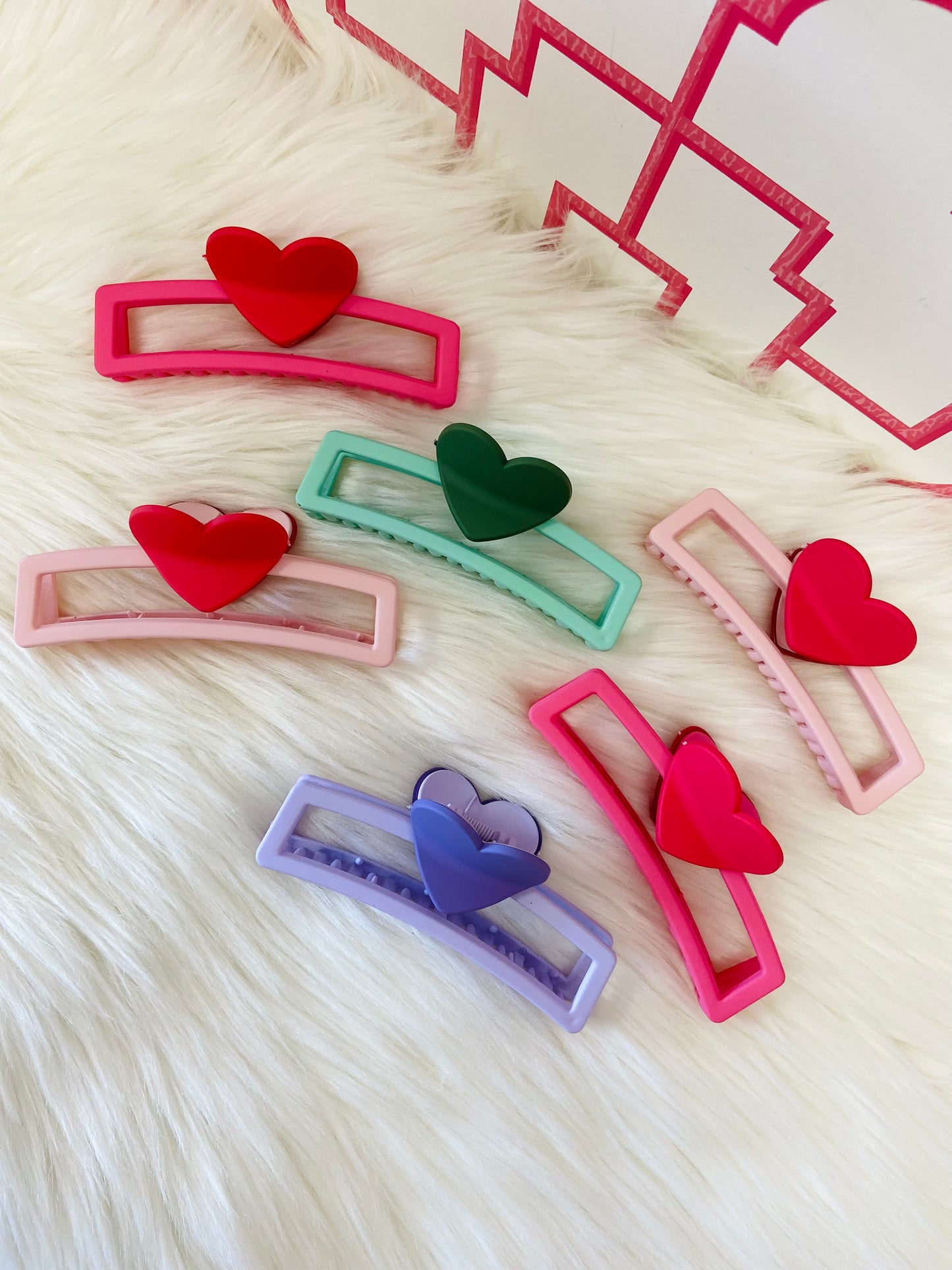 Rectangle clip with single heart