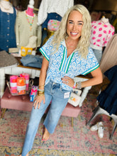 Load image into Gallery viewer, Lawson mid rise, crop wide jeans ￼
