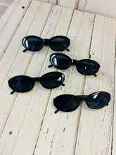 Load image into Gallery viewer, Hepburn Sunnies