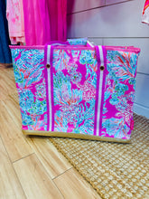 Load image into Gallery viewer, Lilly Ultimate Carryall Tote